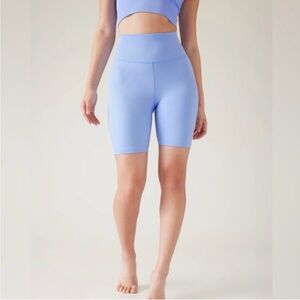 Athleta Aurora Seamless 7’ Shorts, Size M never worn
